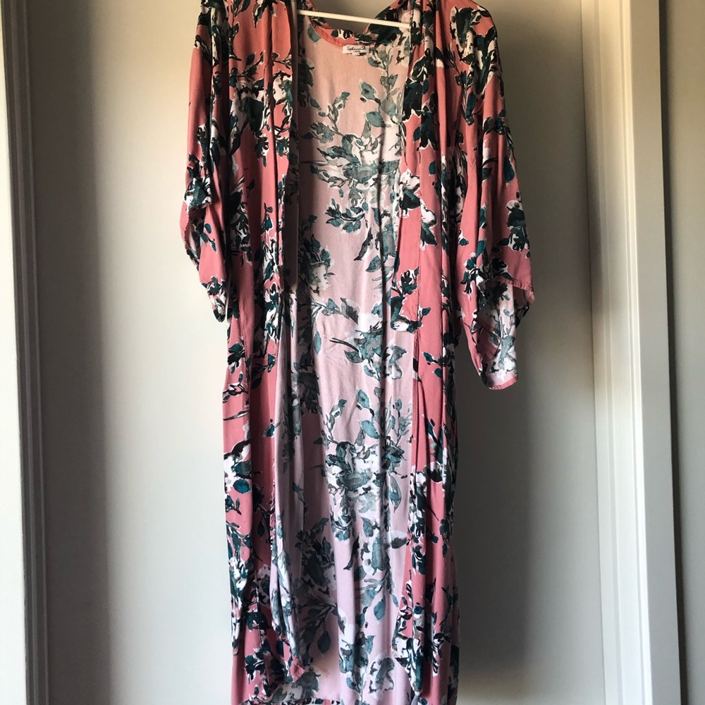 Pink floral Splendid kimono